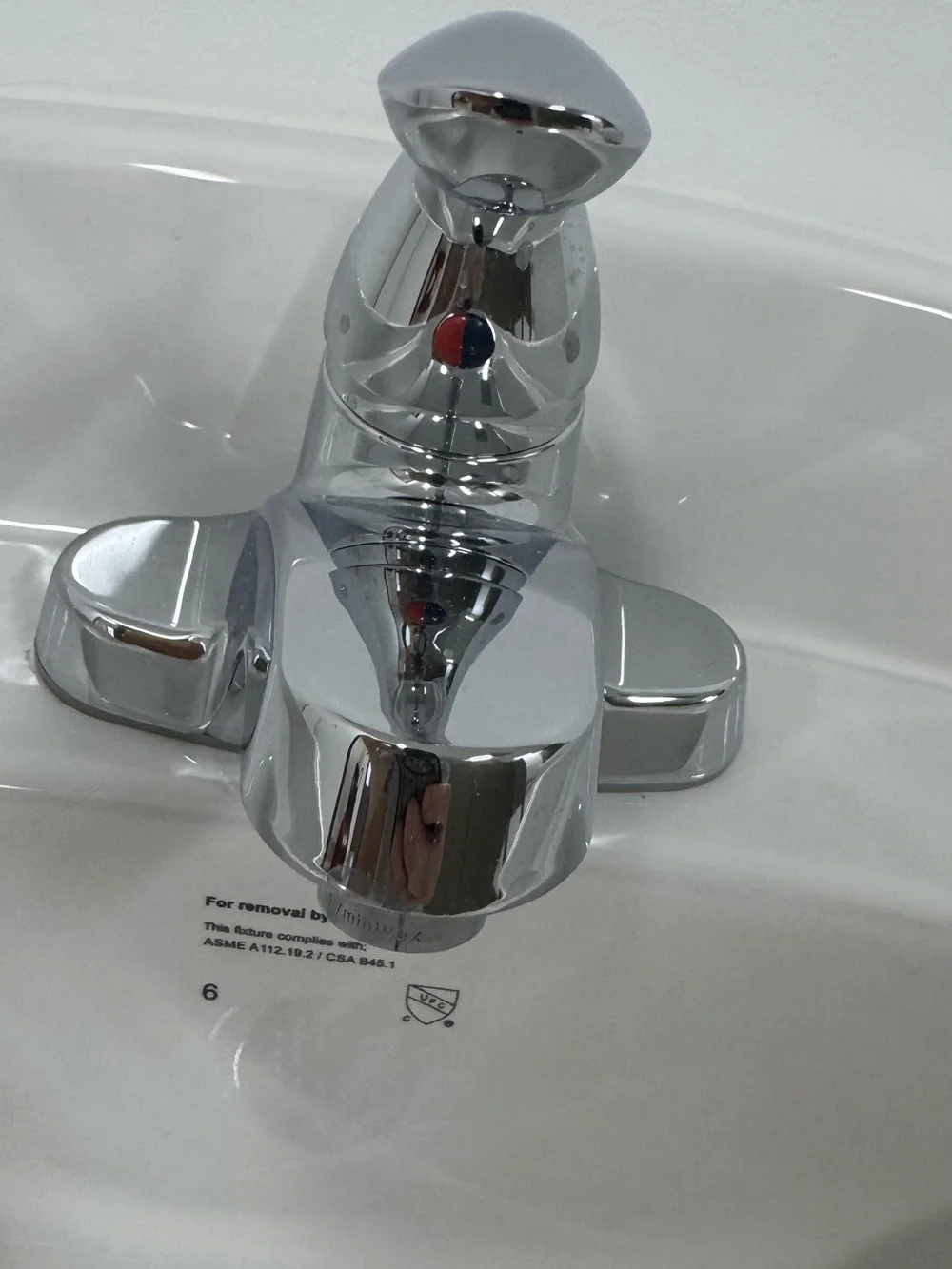 Single-Handle Bathroom Faucet - Chrome Finish
